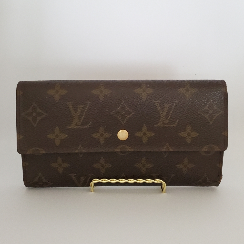 Louis Vuitton Monogram International Wallet